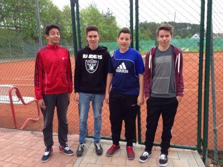 <&nbsp;Bild Knaben 16&nbsp;>