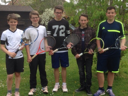 <&nbsp;Bild Knaben 16&nbsp;>