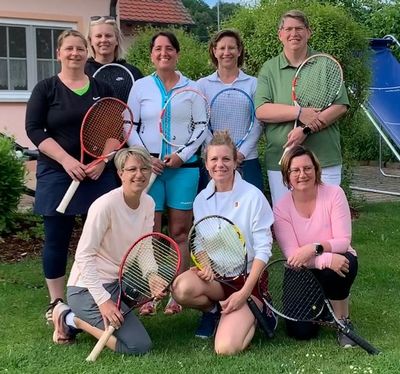 <&nbsp;Bild Damen 40&nbsp;>