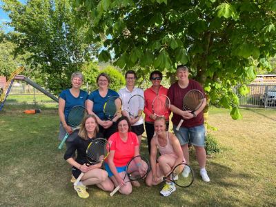 <&nbsp;Bild Damen 40&nbsp;>